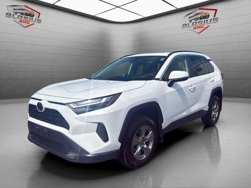 Ice Cap 2024 Toyota RAV4 XLE