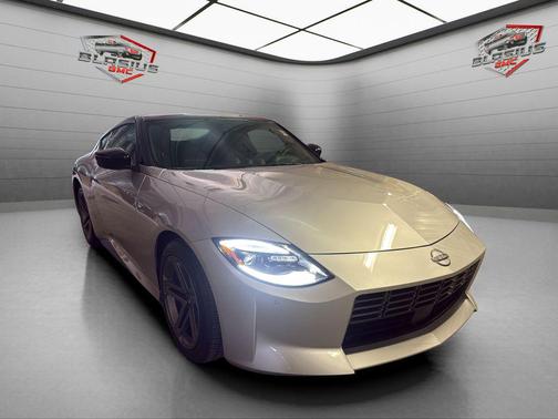 Brilliant Silver/Super Black 2024 Nissan Z Sport Auto