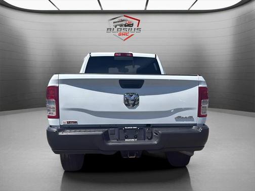 2022 RAM 2500 Tradesman Crew Cab 4x4 6'4' Box