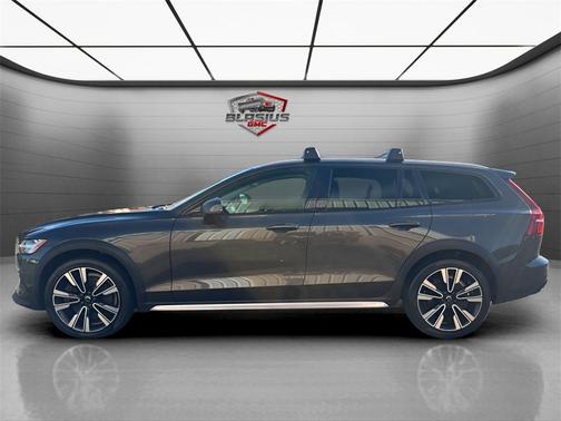 2020 Volvo V60 Cross Country T5