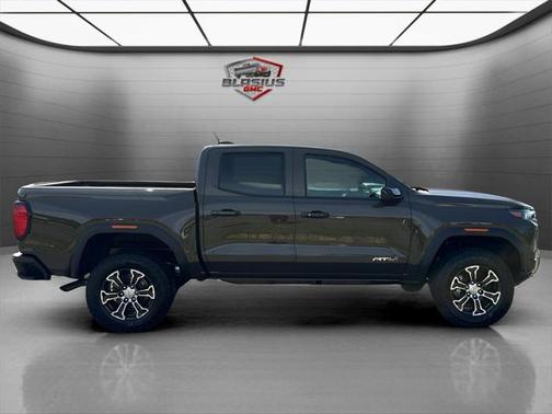 2025 GMC Canyon Base