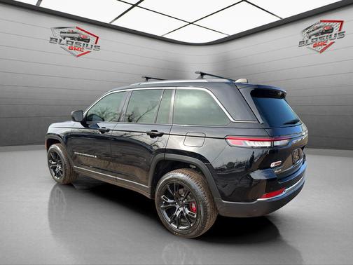 2023 Jeep Grand Cherokee Laredo