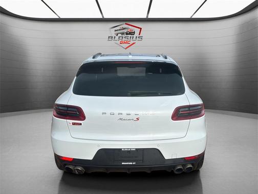 2017 Porsche Macan S