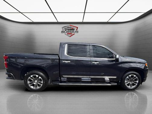 Dark Ash Metallic 2024 Chevrolet Silverado 1500 High Country