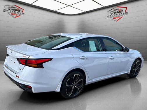 2023 Nissan Altima SR Intelligent AWD