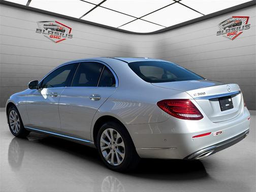 2017 Mercedes-Benz E-Class 4MATIC
