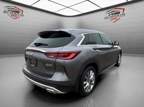 2022 INFINITI QX50 LUXE AWD
