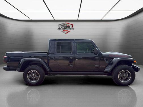 Black Clearcoat 2023 Jeep Gladiator Rubicon