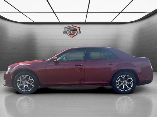 Velvet Red Pearlcoat 2023 Chrysler 300 Touring