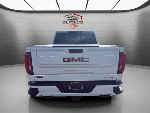 Summit White 2022 GMC Sierra 1500 AT4