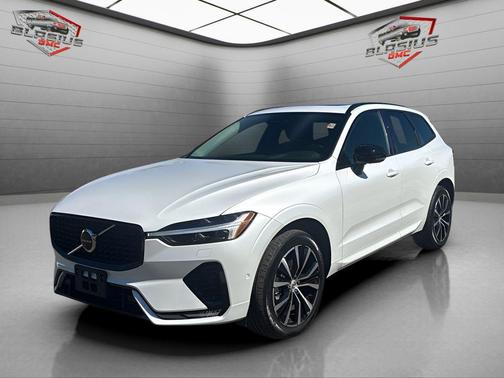 2024 Volvo XC60 B5 Plus Dark Theme