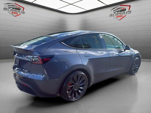 Midnight Silver Metallic 2023 Tesla Model Y Performance Dual Motor All-Wheel Drive