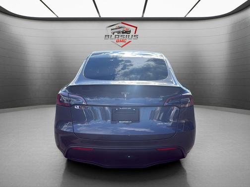 Midnight Silver Metallic 2023 Tesla Model Y Performance Dual Motor All-Wheel Drive