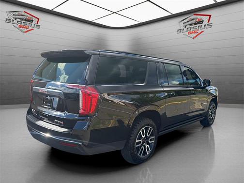 2022 GMC Yukon XL 4WD AT4