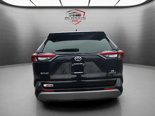 2022 Toyota RAV4 Hybrid SE