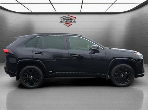 2022 Toyota RAV4 Hybrid SE