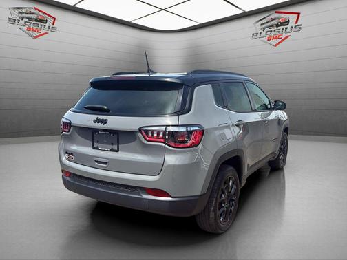 Sting-Gray Clearcoat 2023 Jeep Compass Latitude
