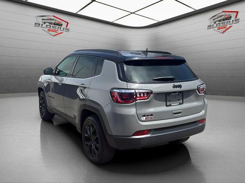 Sting-Gray Clearcoat 2023 Jeep Compass Latitude
