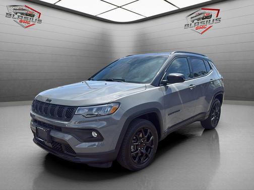 Sting-Gray Clearcoat 2023 Jeep Compass Latitude
