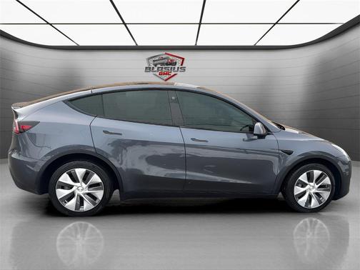 2022 Tesla Model Y Long Range Dual Motor All-Wheel Drive