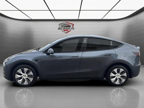 2022 Tesla Model Y Long Range Dual Motor All-Wheel Drive