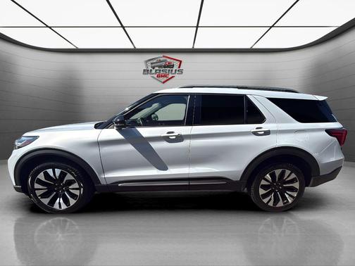 White Metallic 2025 Ford Explorer Platinum