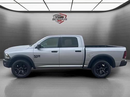 2024 RAM 1500 Classic Warlock Crew Cab 4x4 5'7' Box