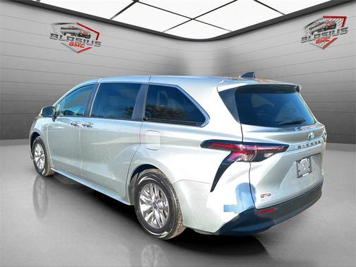 2024 Toyota Sienna XLE 7 Passenger
