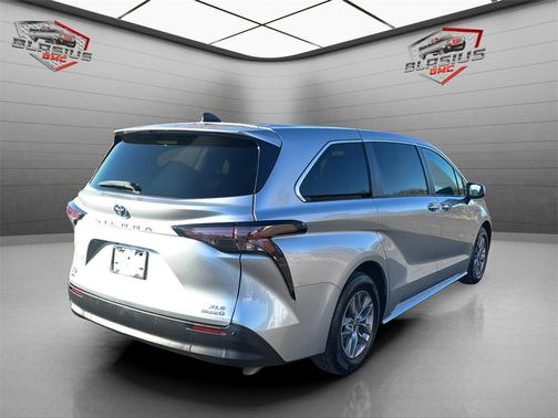 2024 Toyota Sienna XLE 7 Passenger