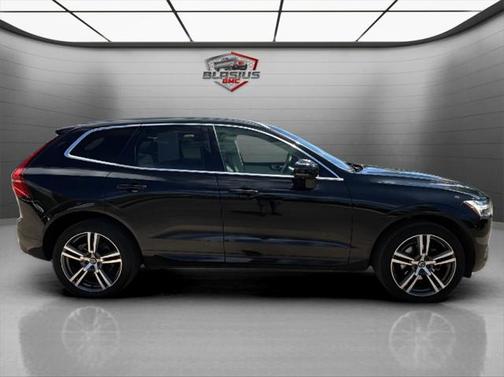 2021 Volvo XC60 T5 Momentum
