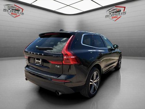 2021 Volvo XC60 T5 Momentum