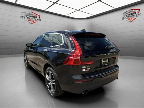 2021 Volvo XC60 T5 Momentum