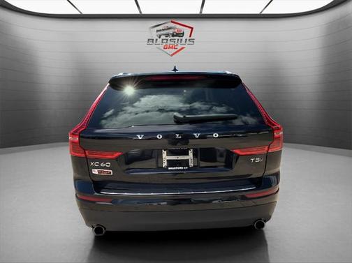 2021 Volvo XC60 T5 Momentum