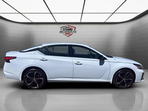 Gray Sky Pearl 2023 Nissan Altima SR Intelligent AWD