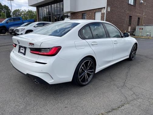2020 BMW 330 i xDrive