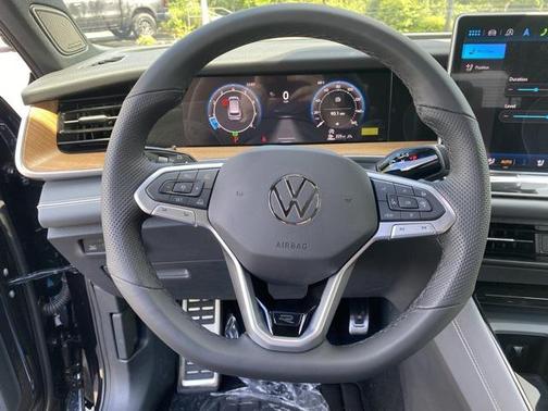 2025 Volkswagen Tiguan 2.0T SEL R-Line 4MOTION