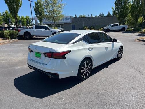 2020 Nissan Altima SR FWD