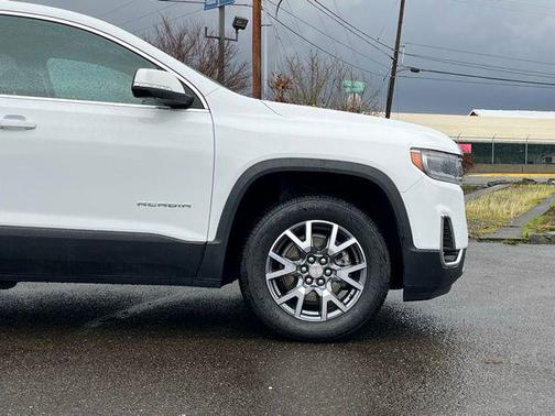 2023 GMC Acadia FWD SLT