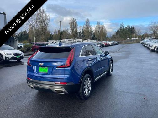 Wave Metallic 2022 Cadillac XT4 Premium Luxury