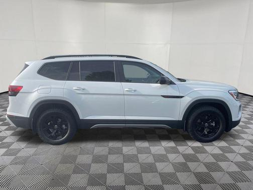 2026 Volkswagen Atlas Peak Edition