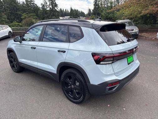 2025 Volkswagen Taos 1.5T SE Black