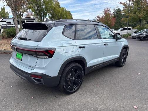 2025 Volkswagen Taos 1.5T SE Black