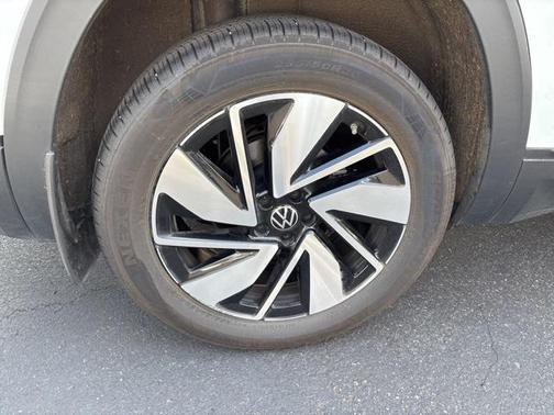 2024 Volkswagen Atlas 2.0T SE w/Technology 4MOTION