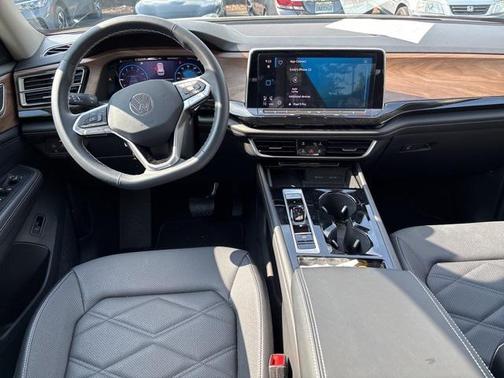 2024 Volkswagen Atlas 2.0T SE w/Technology 4MOTION