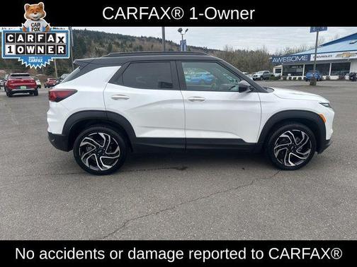 Iridescent Pearl Tricoat 2025 Chevrolet Trailblazer RS