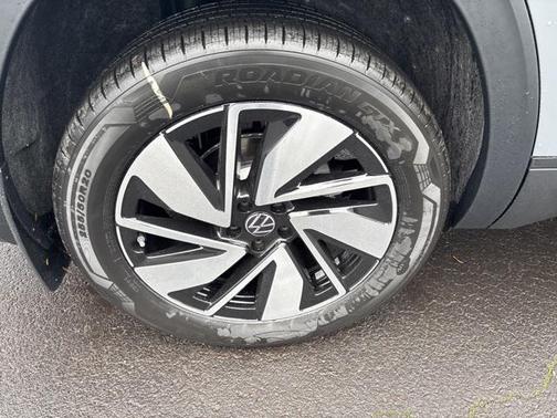2025 Volkswagen Atlas 2.0T SE w/Technology 4MOTION