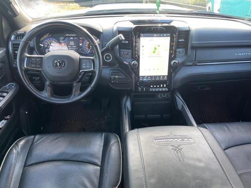 2022 RAM 3500 Limited Crew Cab 4x4 8' Box