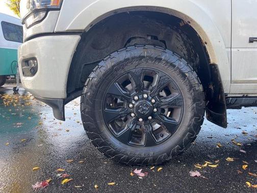 2022 RAM 3500 Limited Crew Cab 4x4 8' Box