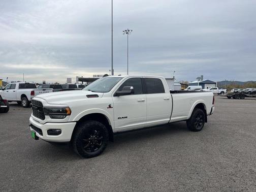 2022 RAM 3500 Limited Crew Cab 4x4 8' Box