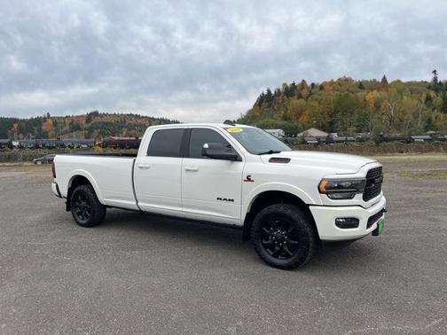 2022 RAM 3500 Limited Crew Cab 4x4 8' Box